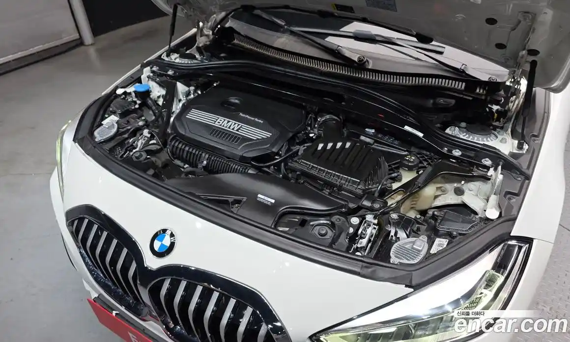 BMW 1 серия 2023 2.0 автомат (гидро), фото 6