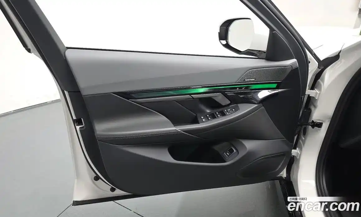 BMW 5 серия 2025 2.0 автомат (гидро), фото 13