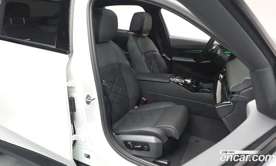 BMW 5 серия 2025 2.0 автомат (гидро), фото 15