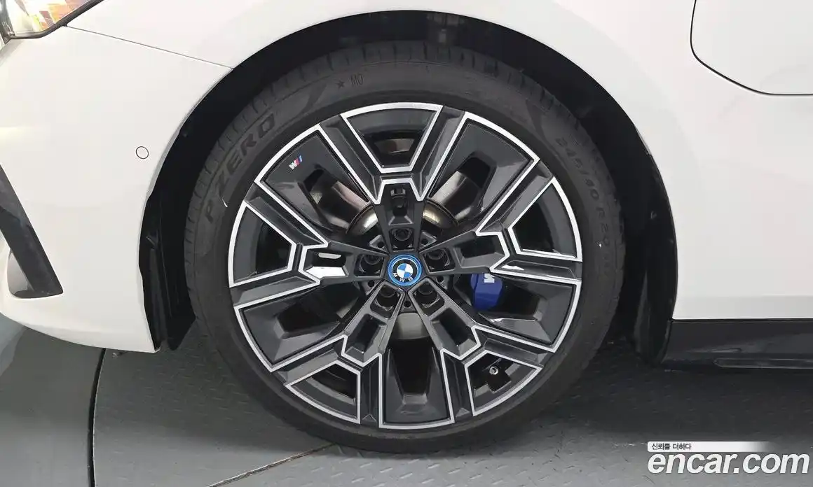 BMW 5 серия 2025 2.0 автомат (гидро), фото 4