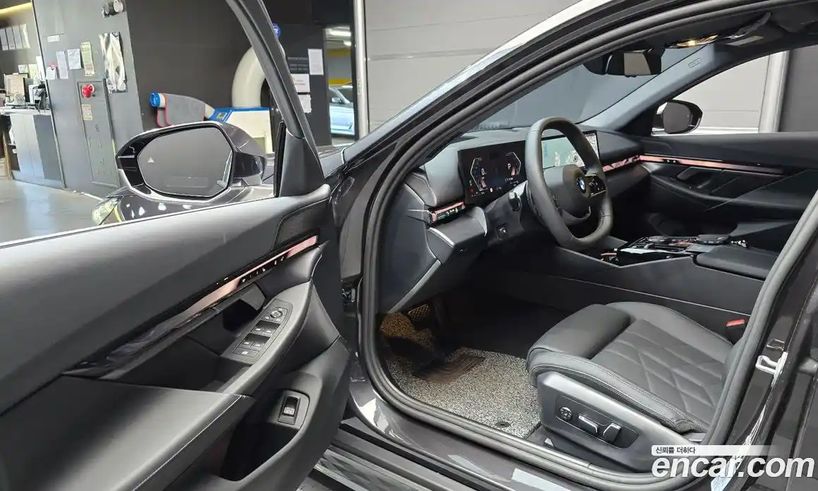 BMW 5 серия 2025 2.0 автомат (гидро), фото 13