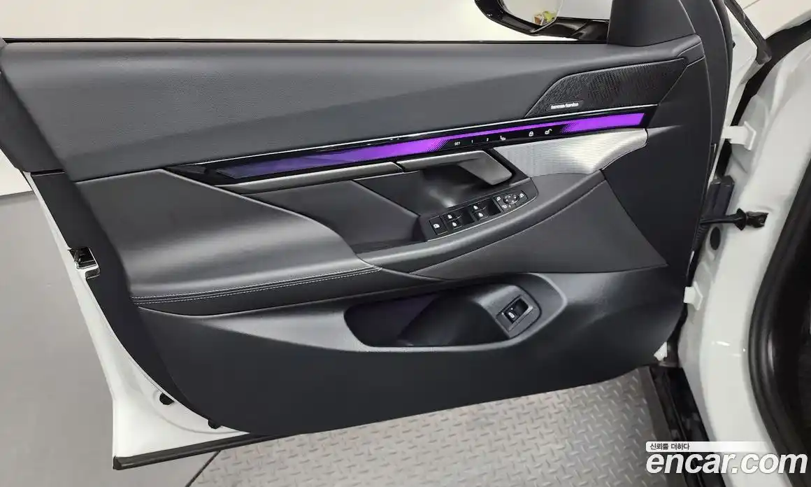 BMW 5 серия 2025 2.0 автомат (гидро), фото 14