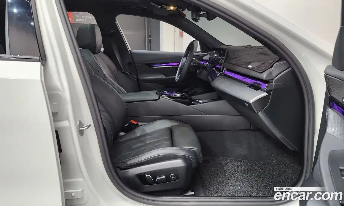 BMW 5 серия 2025 2.0 автомат (гидро), фото 16