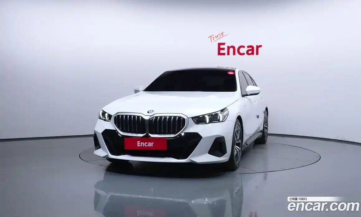 BMW 5 серия 2025 2.0 автомат (гидро), фото 3