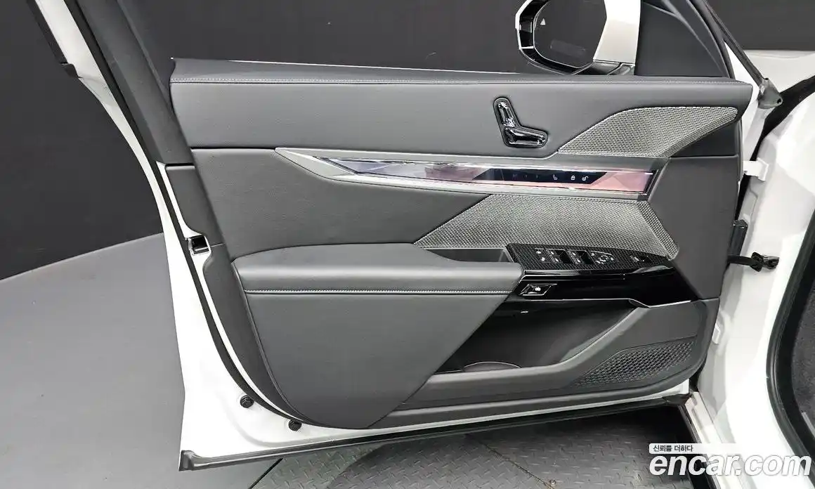 BMW 7 серия 2025 3.0 автомат (гидро), фото 14