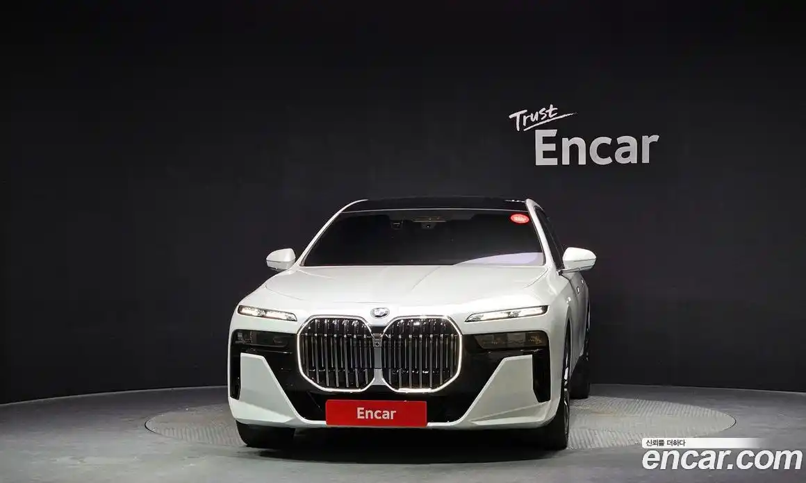 BMW 7 серия 2025 3.0 автомат (гидро), фото 3