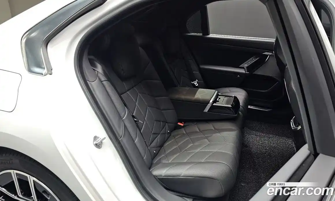 BMW 7 серия 2025 3.0 автомат (гидро), фото 35