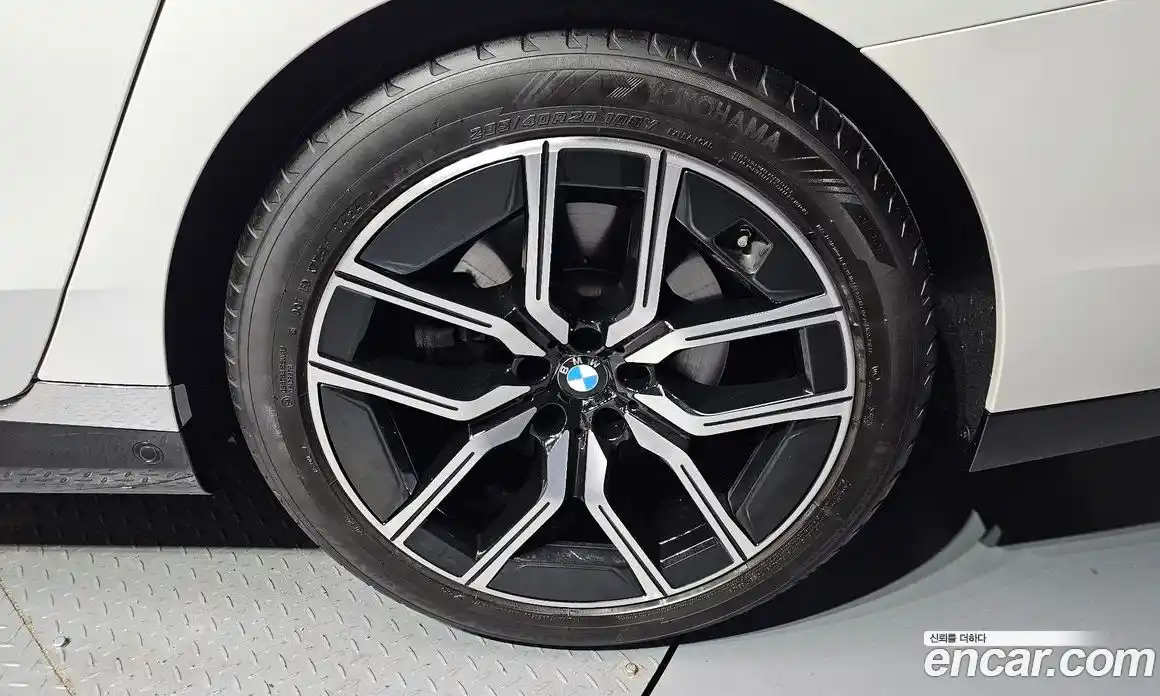 BMW 7 серия 2025 3.0 автомат (гидро), фото 7