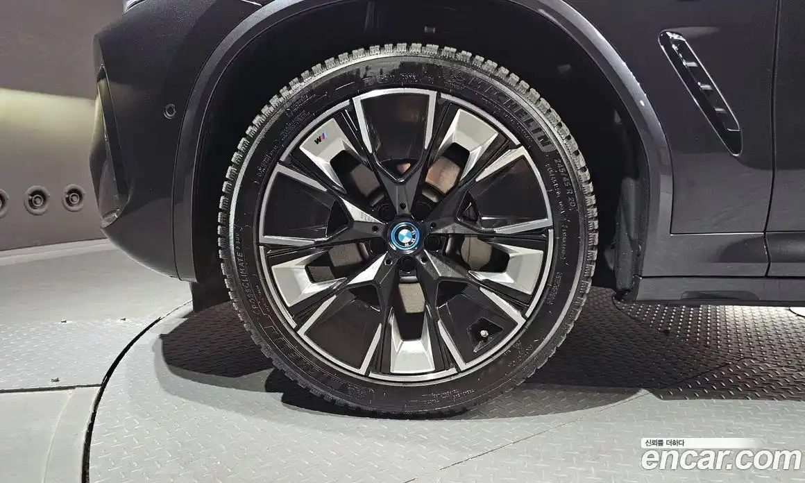BMW iX3 2023 1.0 автомат (гидро), фото 5