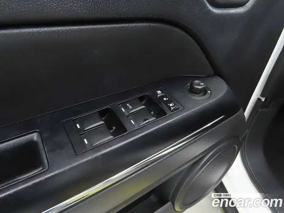Jeep Compass 2011 2.4 автомат (гидро), фото 14