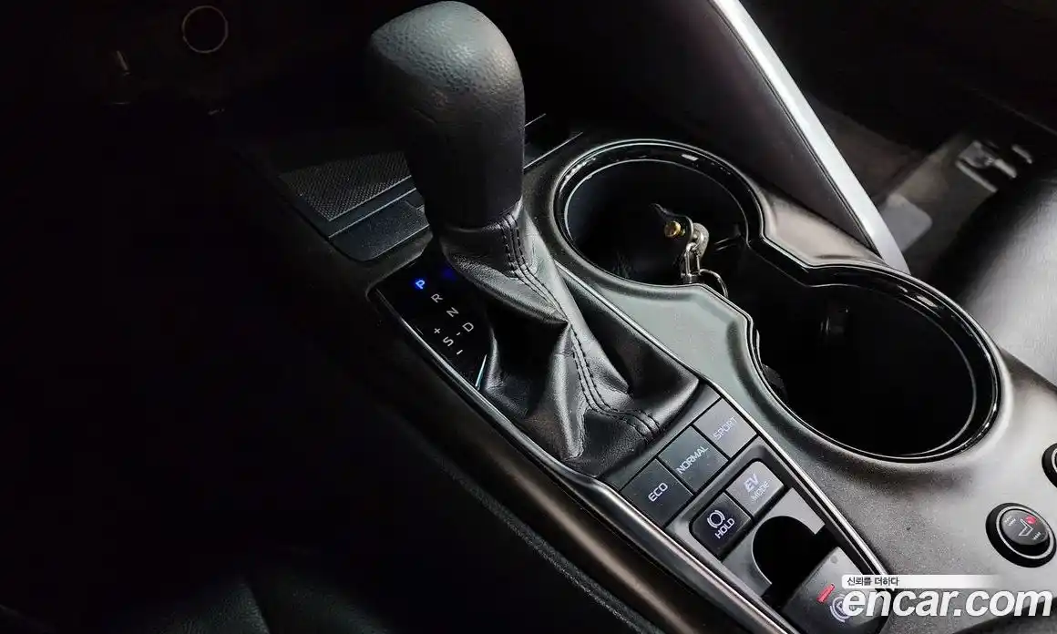 Toyota Camry 2023 2.5 гидро, фото 12