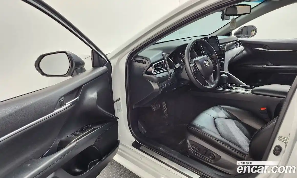 Toyota Camry 2023 2.5 гидро, фото 13