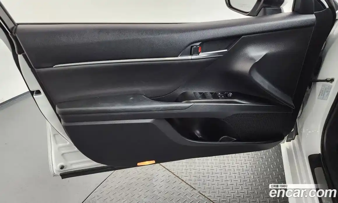 Toyota Camry 2023 2.5 гидро, фото 14