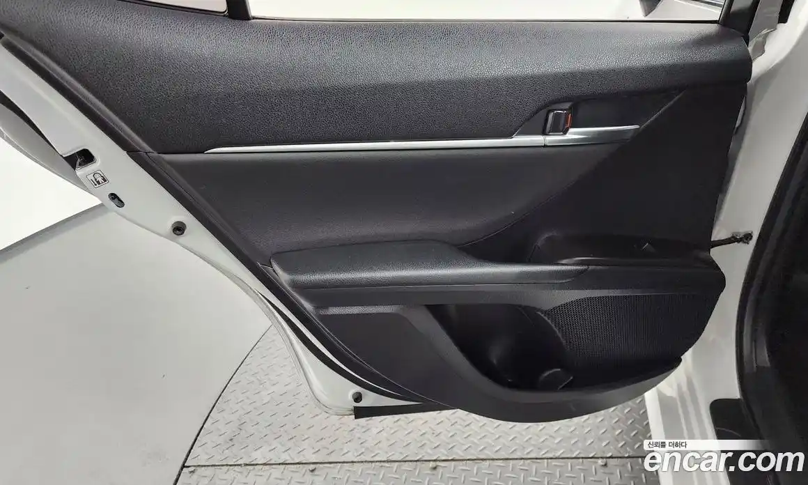 Toyota Camry 2023 2.5 гидро, фото 15