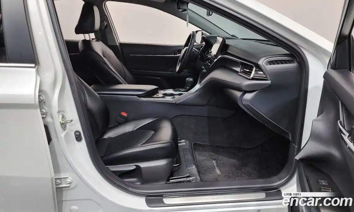 Toyota Camry 2023 2.5 гидро, фото 16