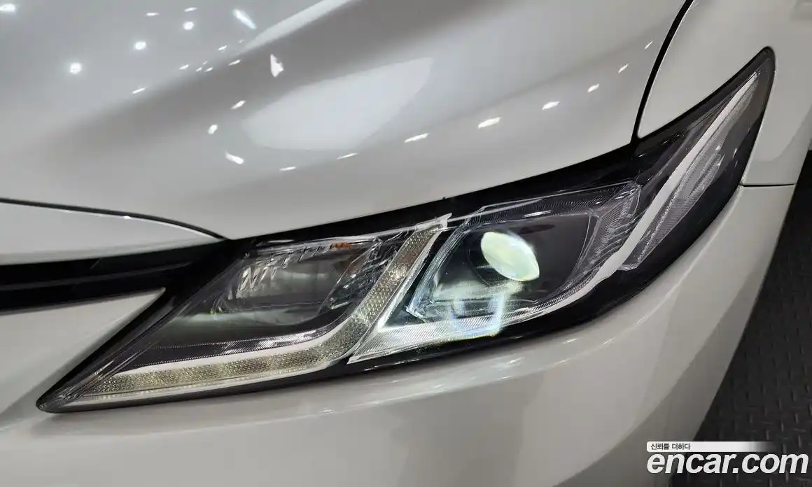 Toyota Camry 2023 2.5 гидро, фото 8