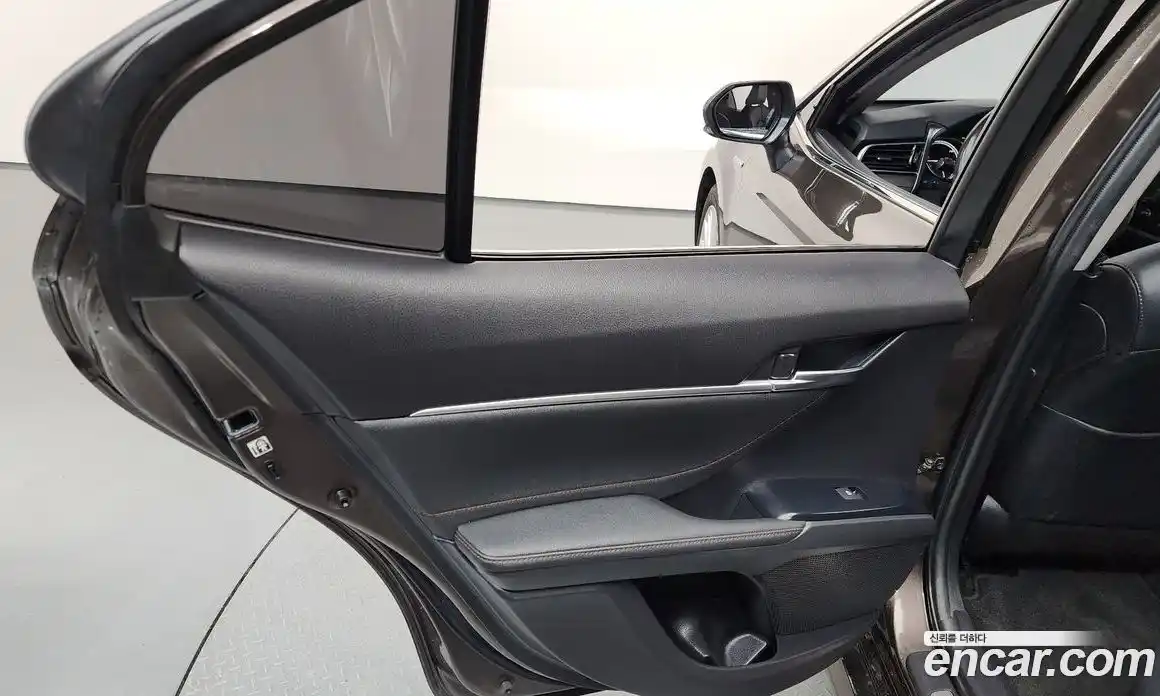 Toyota Camry 2017 2.5 гидро, фото 15