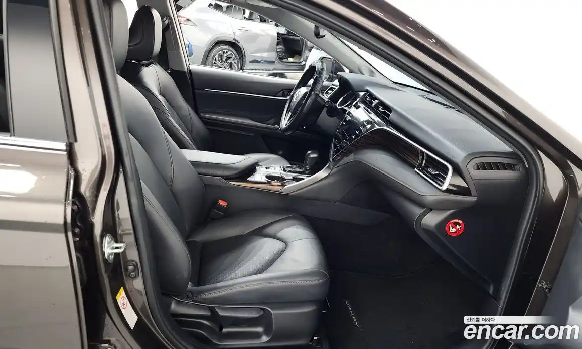 Toyota Camry 2017 2.5 гидро, фото 16