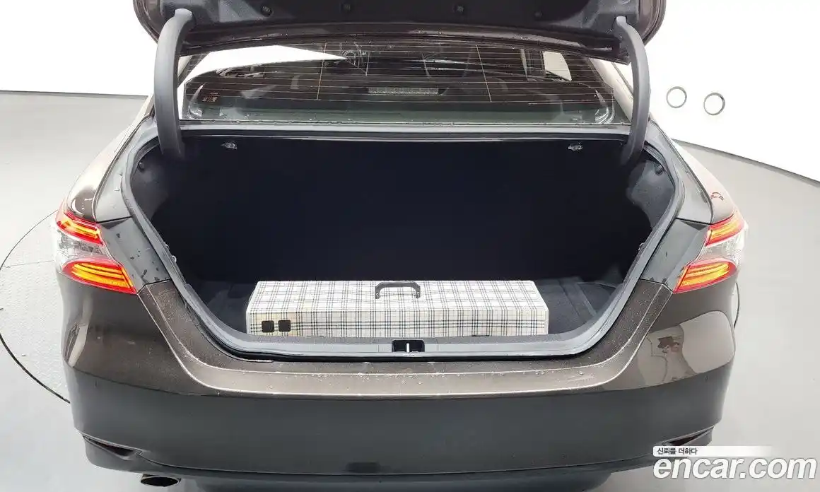 Toyota Camry 2017 2.5 гидро, фото 22