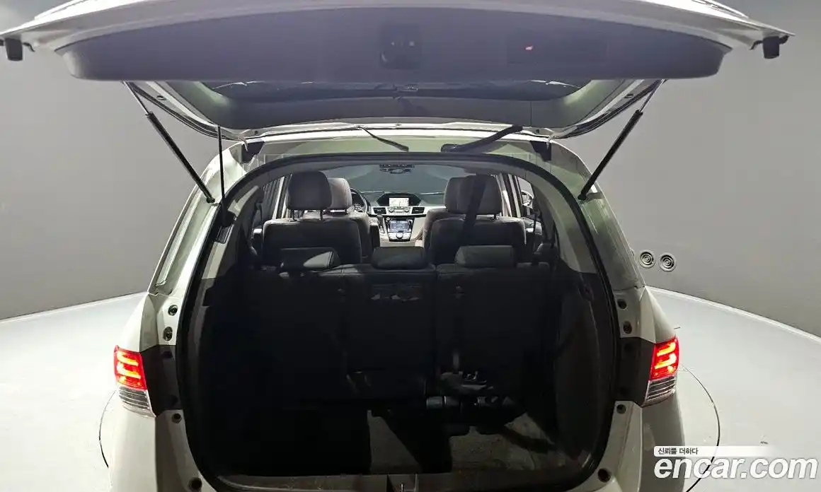 Honda Odyssey 2016 3.5 автомат (гидро), фото 20