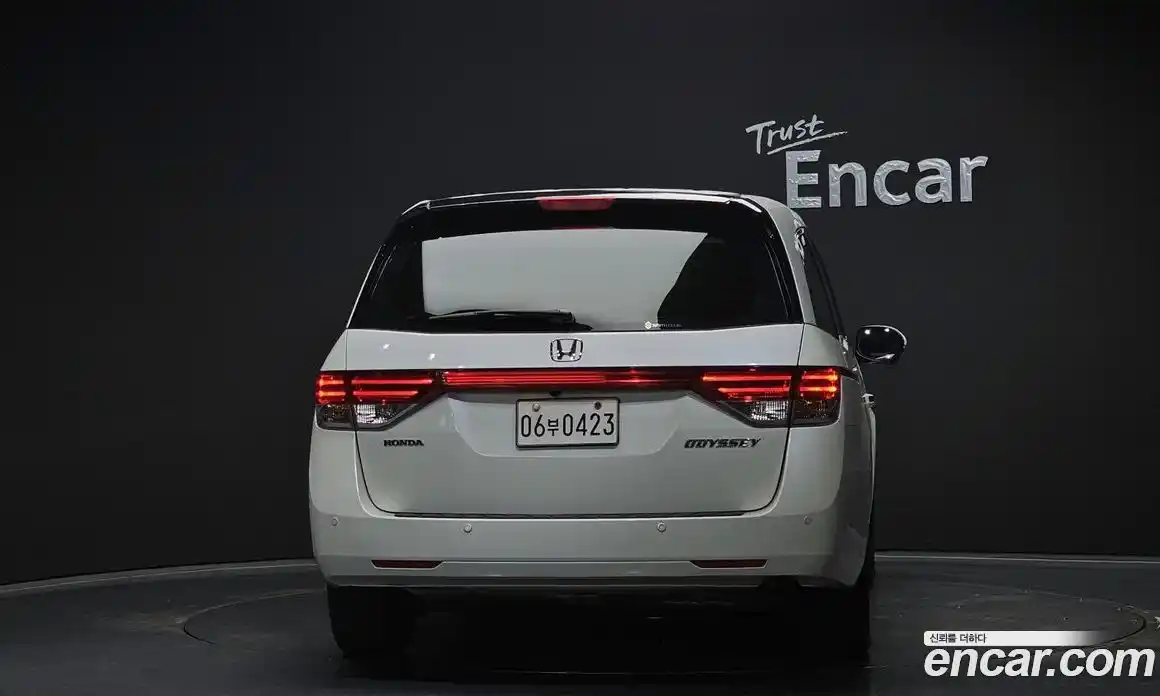Honda Odyssey 2016 3.5 автомат (гидро), фото 4