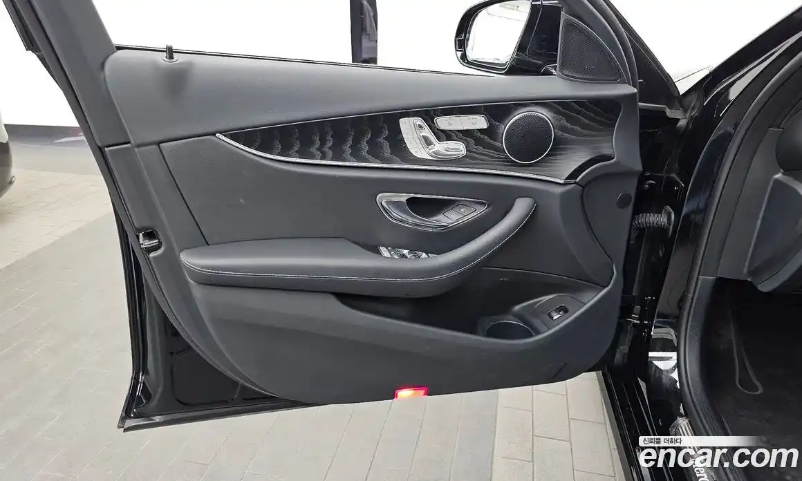Mercedes-Benz E-Class 2022 2.0 автомат (гидро), фото 14