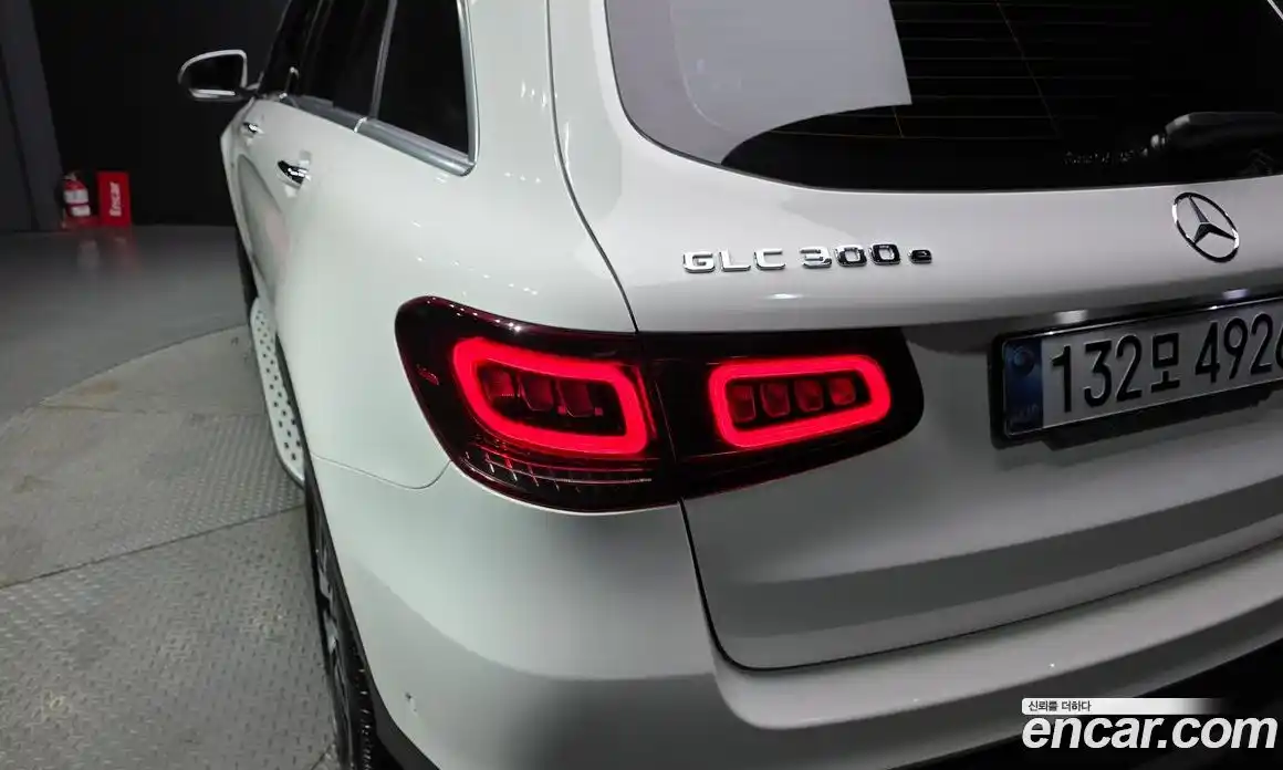 Mercedes-Benz GLC-Class 2021 2.0 автомат (гидро), фото 9