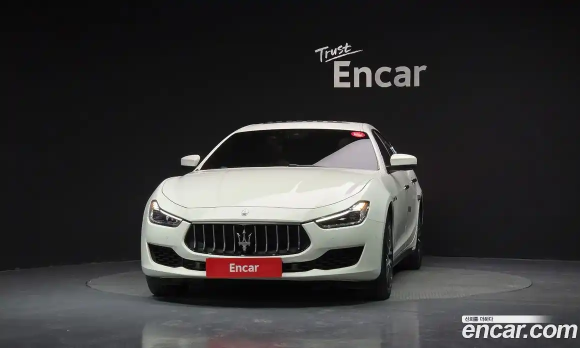 Maserati Ghibli 2018 3.0 гидро, фото 3