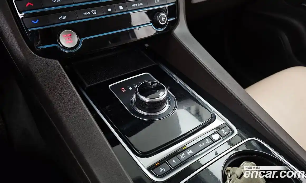 Jaguar F-Pace 2017 2.0 гидро, фото 9