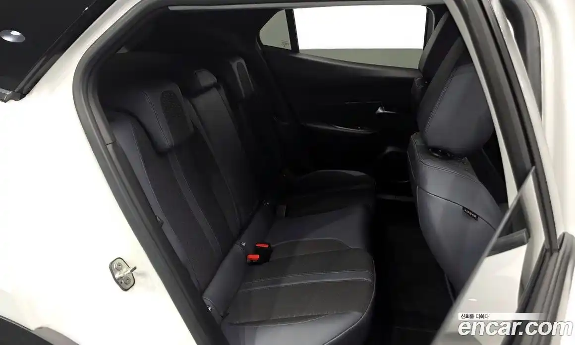 Peugeot 2008 2021 1.5 автомат (гидро), фото 17