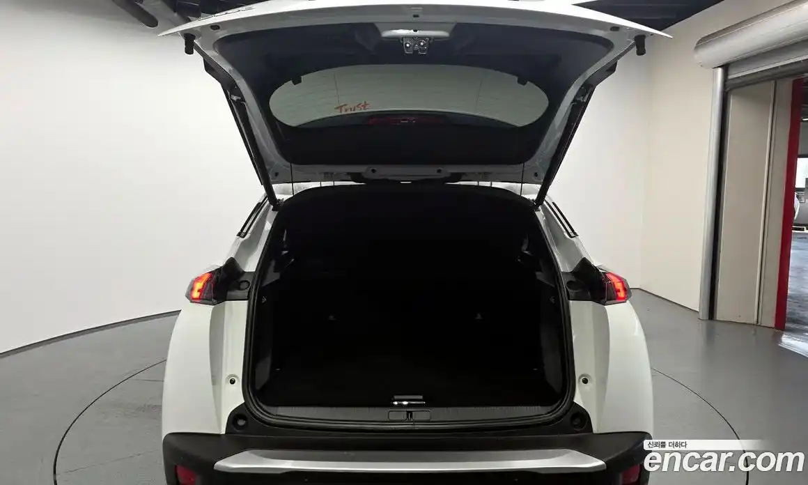 Peugeot 2008 2021 1.5 автомат (гидро), фото 26