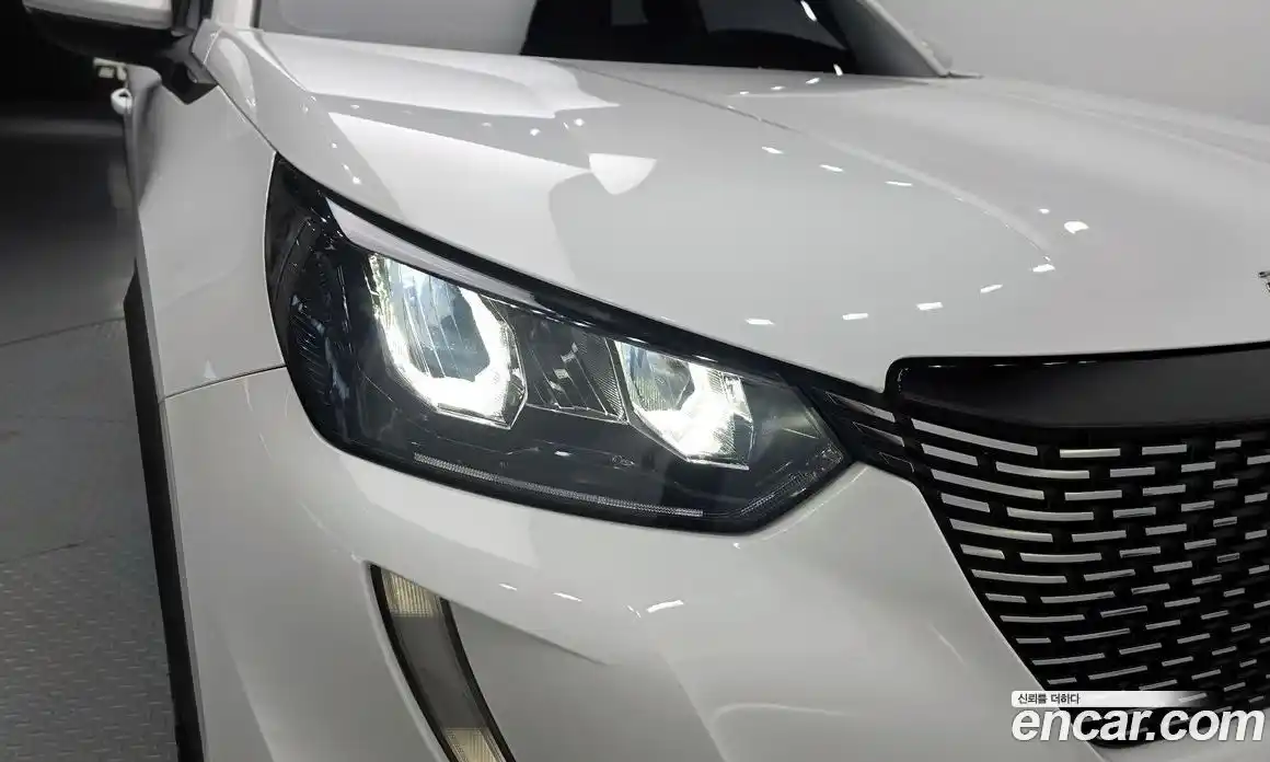 Peugeot 2008 2021 1.5 автомат (гидро), фото 8