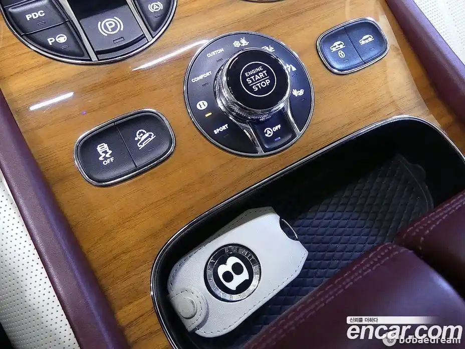 Bentley Bentayga 2022 4.0 гидро, фото 19