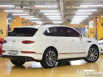 Bentley Bentayga 2022 4.0 гидро, миниатюра 3