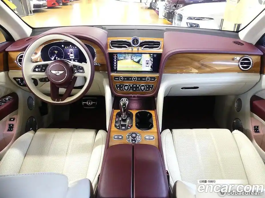 Bentley Bentayga 2022 4.0 гидро, фото 4