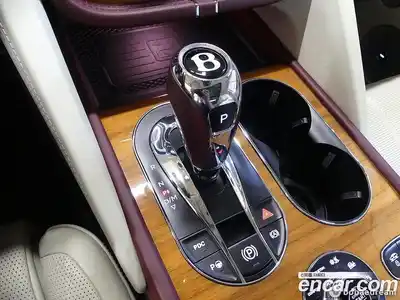 Bentley Bentayga 2022 4.0 гидро, миниатюра 7