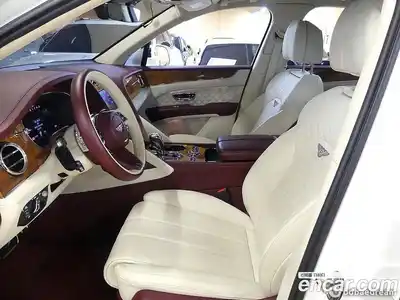 Bentley Bentayga 2022 4.0 гидро, миниатюра 8