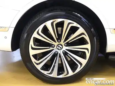 Bentley Bentayga 2022 4.0 гидро, миниатюра 9