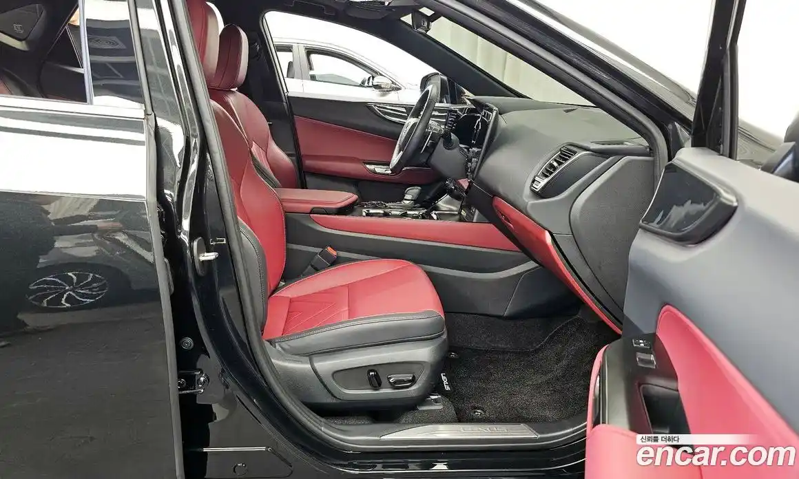 Lexus NX 2024 2.5 гидро, фото 11