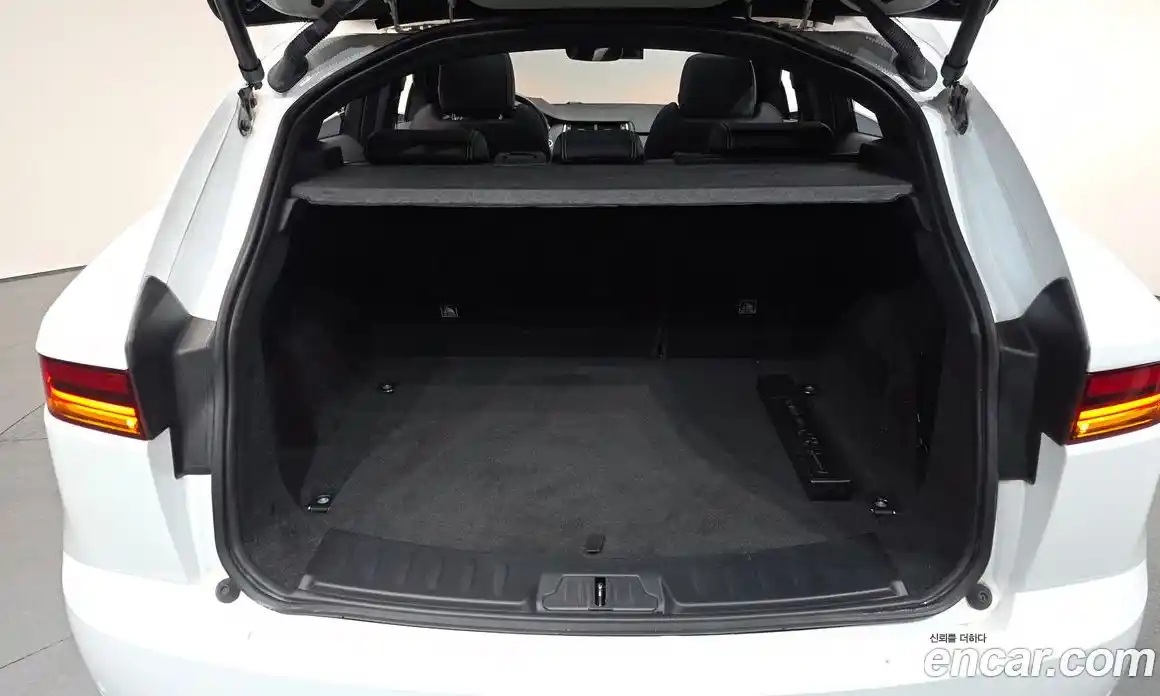 Jaguar E-Pace 2018 2.0 гидро, фото 20