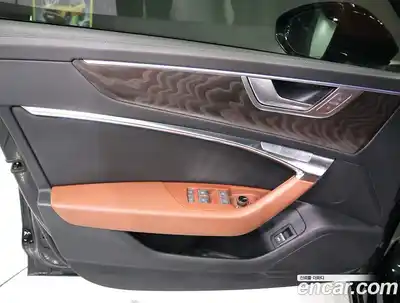 Audi A6 2022 2.0 автомат (гидро), миниатюра 8