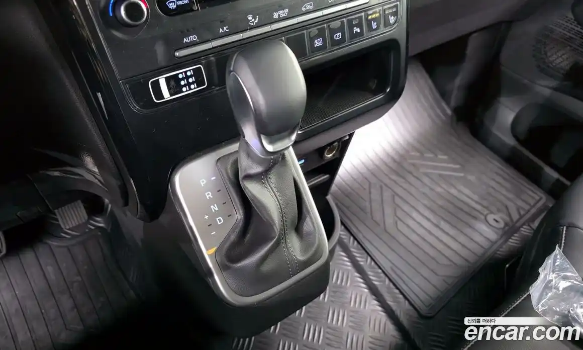 Hyundai Staria 2026 1.6 автомат (гидро), фото 12