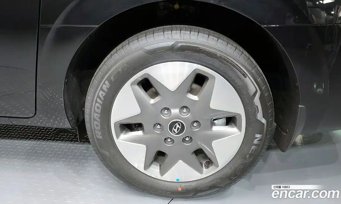 Hyundai Staria 2026 1.6 автомат (гидро), фото 7
