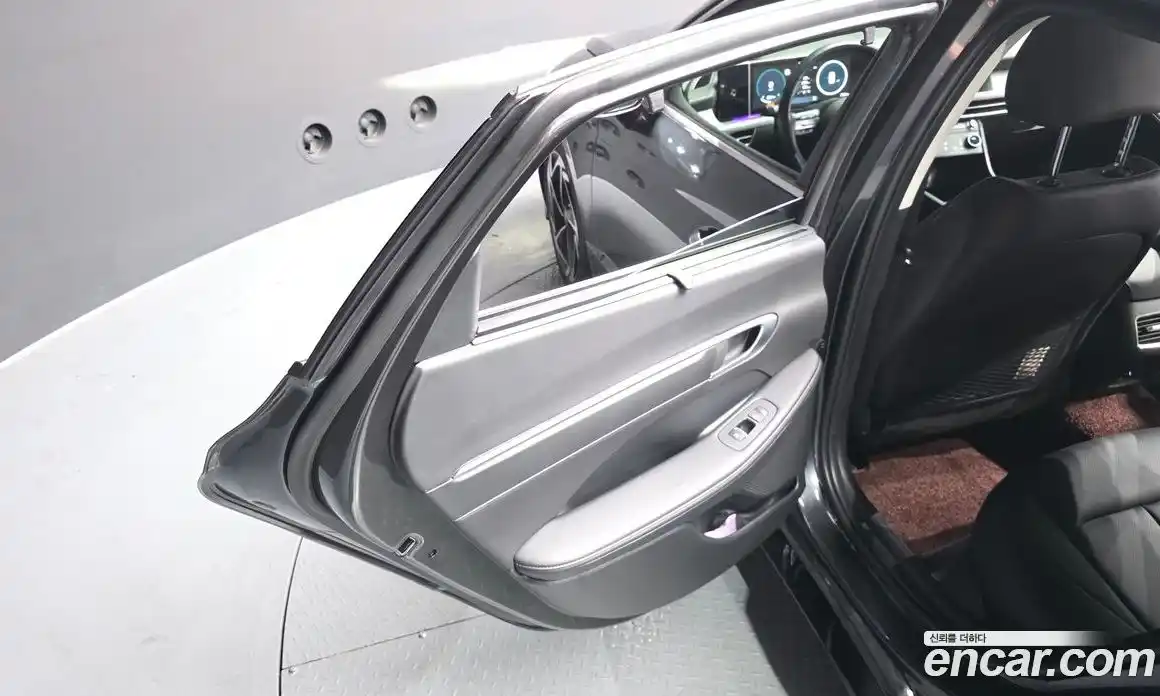 Hyundai Sonata 2024 1.6 автомат (гидро), фото 15