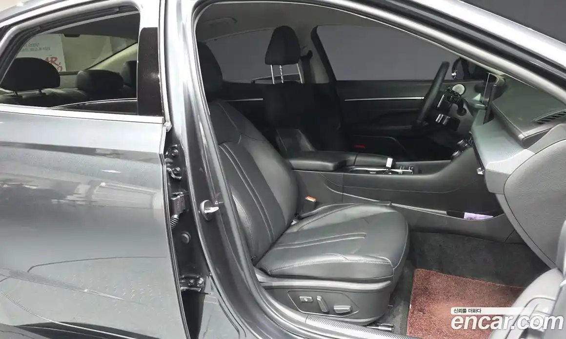 Hyundai Sonata 2024 1.6 автомат (гидро), фото 17