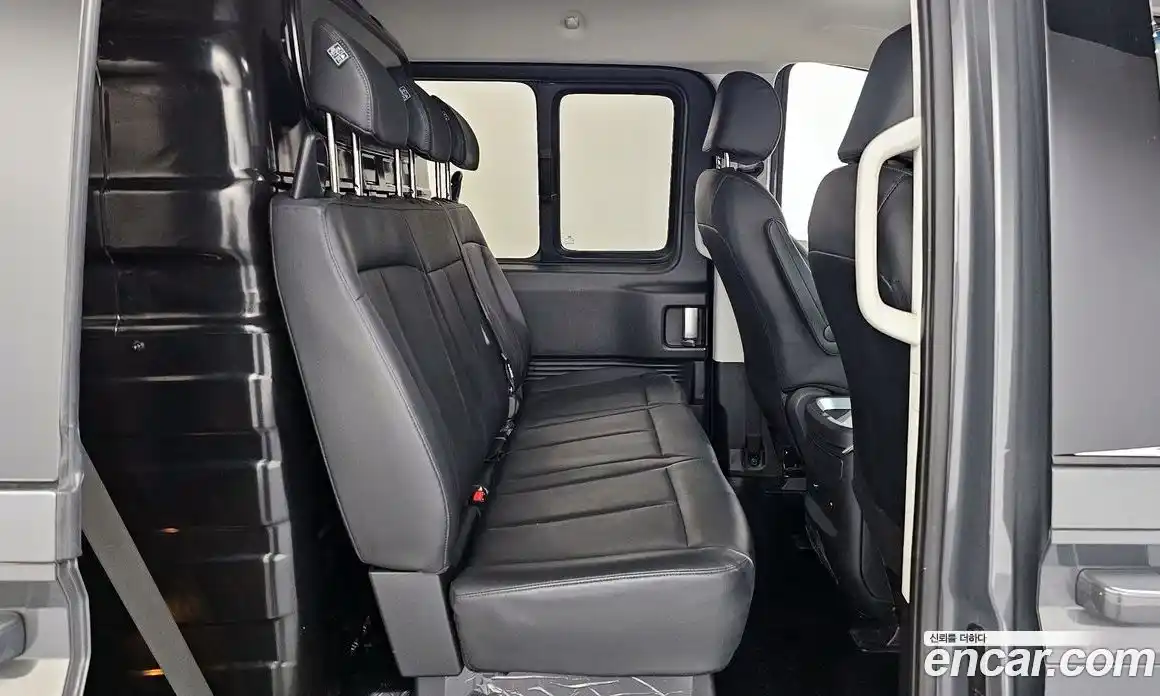 Hyundai Staria 2024 3.5 автомат (гидро), фото 12