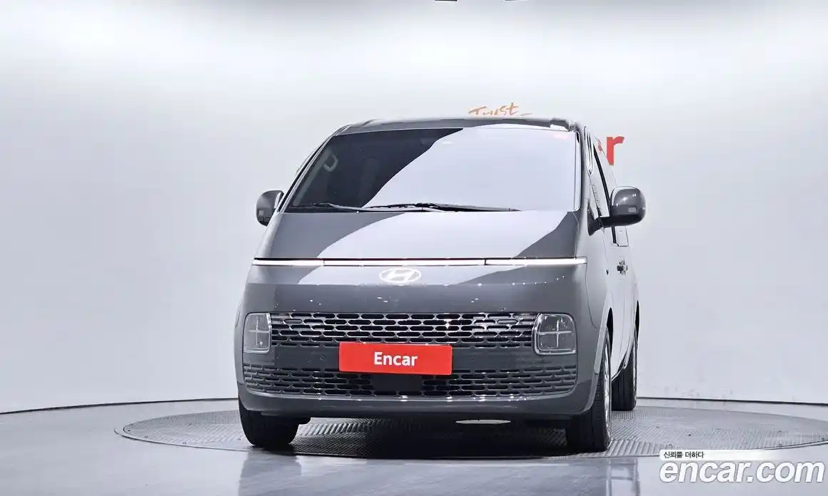 Hyundai Staria 2024 3.5 автомат (гидро), фото 3