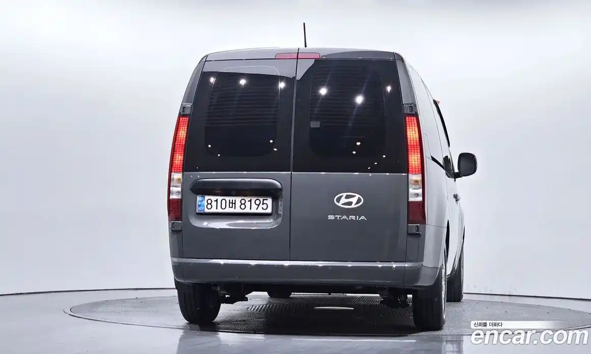 Hyundai Staria 2024 3.5 автомат (гидро), фото 4