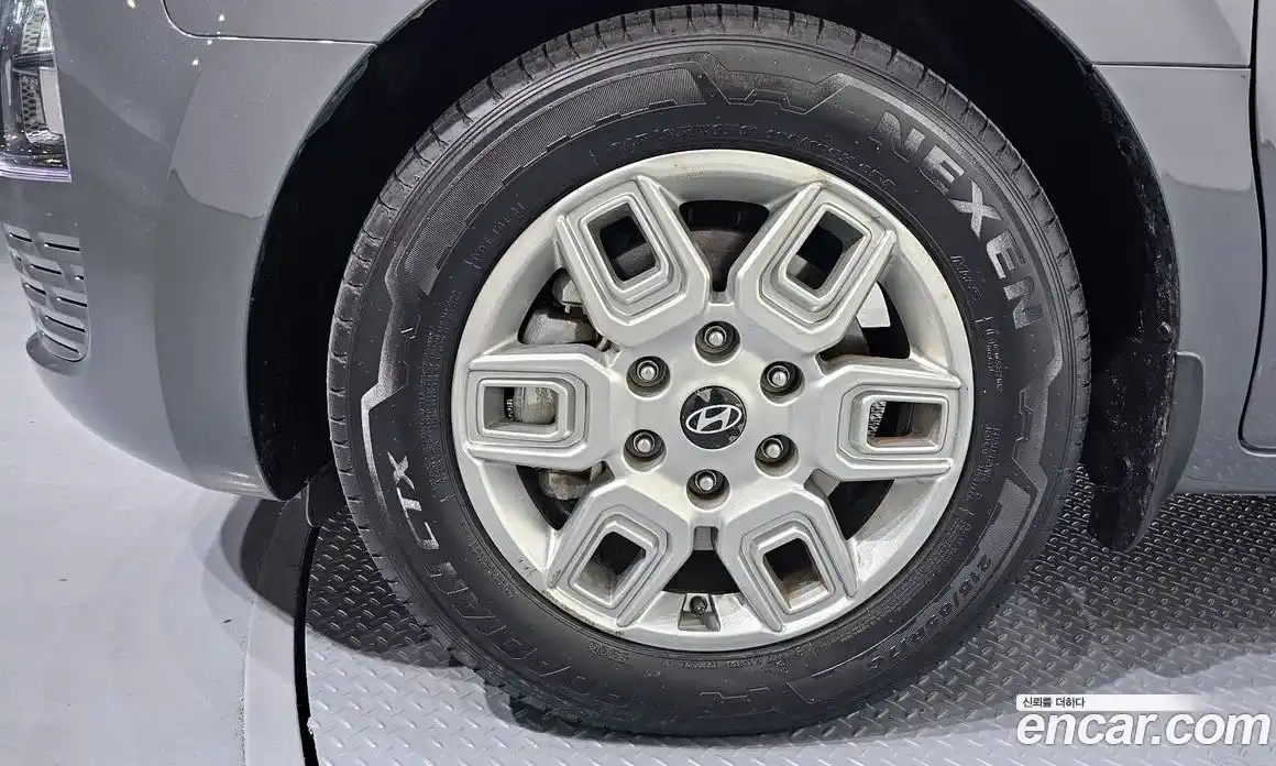 Hyundai Staria 2024 3.5 автомат (гидро), фото 5