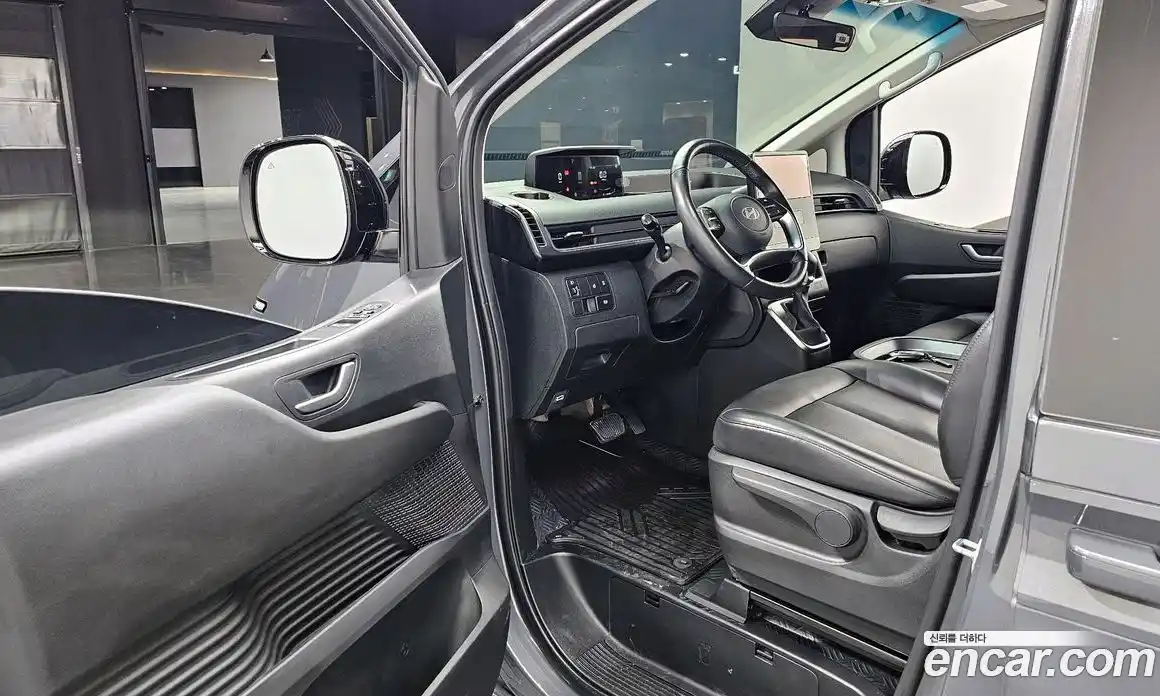 Hyundai Staria 2024 3.5 автомат (гидро), фото 10